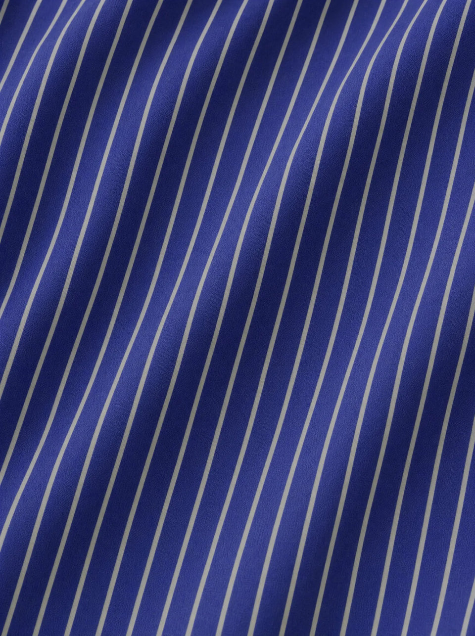Camicia Ginevra a righine blu e bianche, dettaglio tessuto