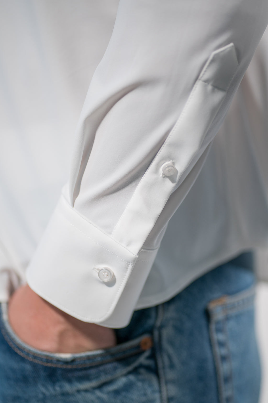 Dynamo shirt in highly breathable technical fabric. Ingram Men’s - White