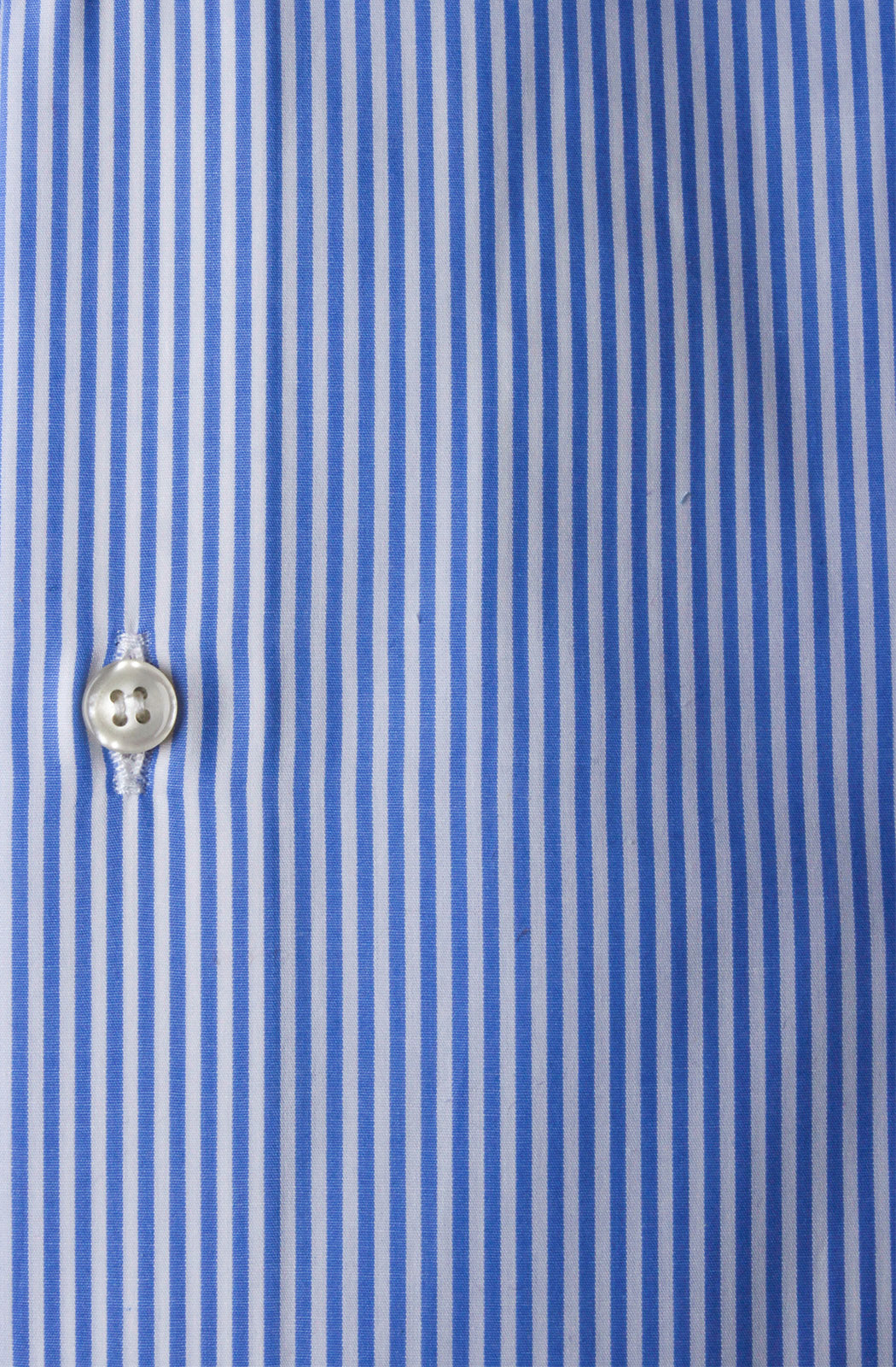 Camicia Ingram rigata con collo semi-aperto e vestibilità slim.