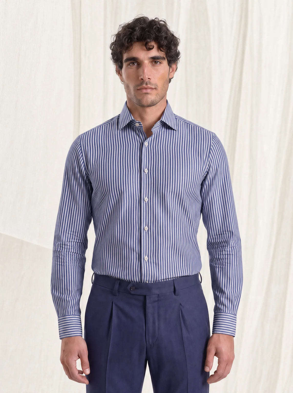 Camicia Slim a Righe Collo Semi-aperto