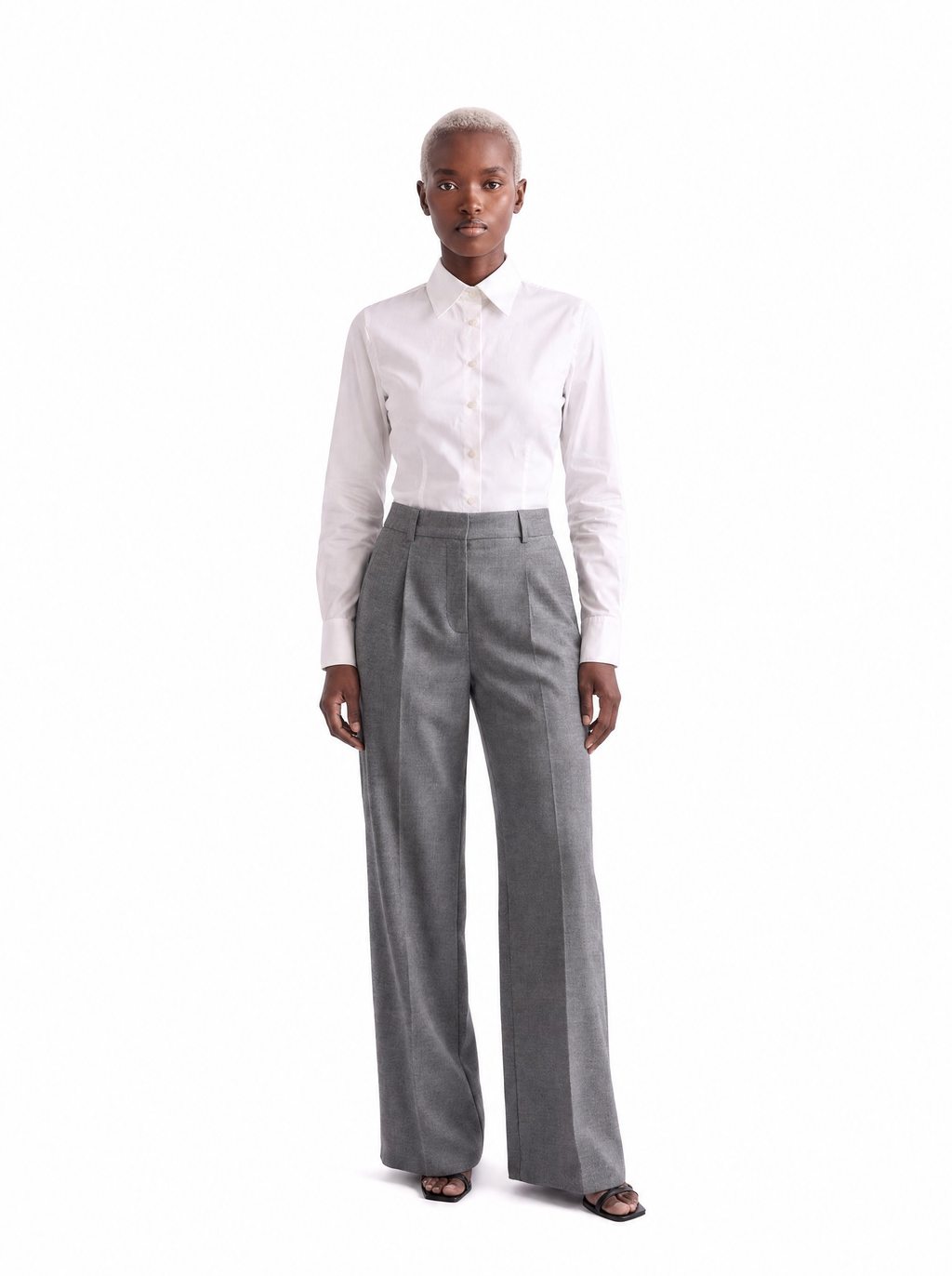 Camicia donna bianca, indossata, vista frontale