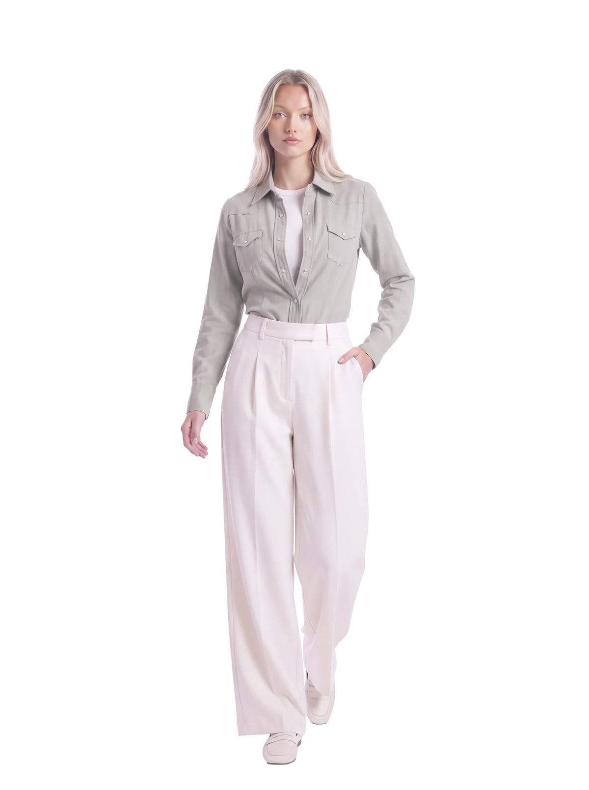 Camicia western grigia, indossata