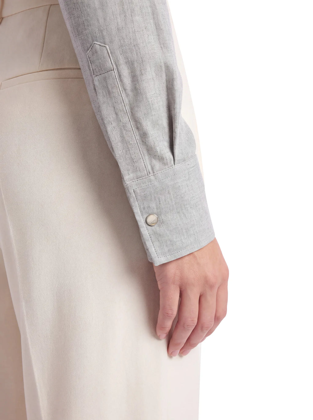 Camicia western grigia, dettaglio polso