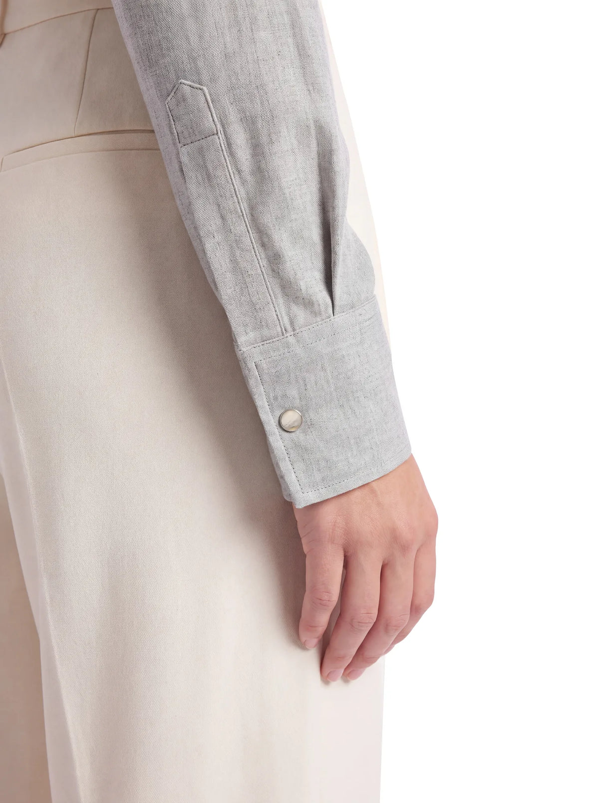 Camicia western grigia, dettaglio polso