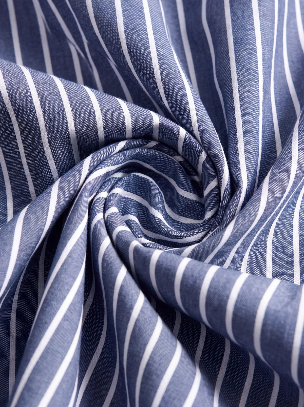 Camicia donna a righe grigio antracite, dettaglio tessuto